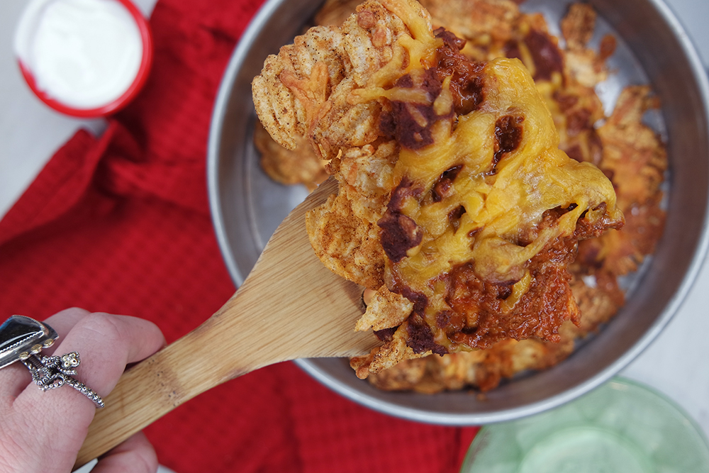 Easy game day dishes with Ridges popchips – Chili Cheese "fries"