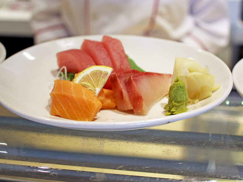 How to make Sushi + the difference between Sashimi and Nigiri - Benihana